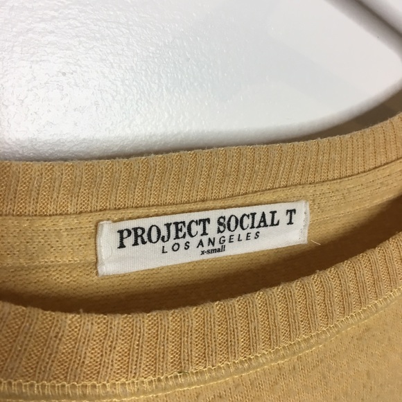 Pale Yellow Wide-Sleeve Sweater, Size XS/S - Picture 2 of 3